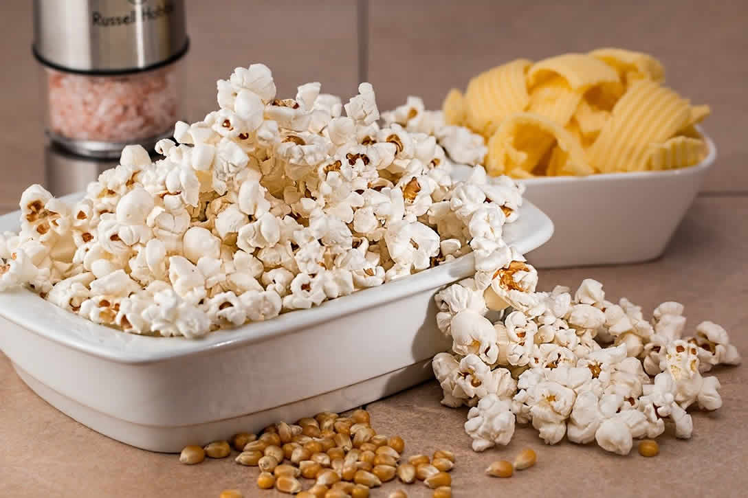 Best Electric Popcorn Poppers Reviews